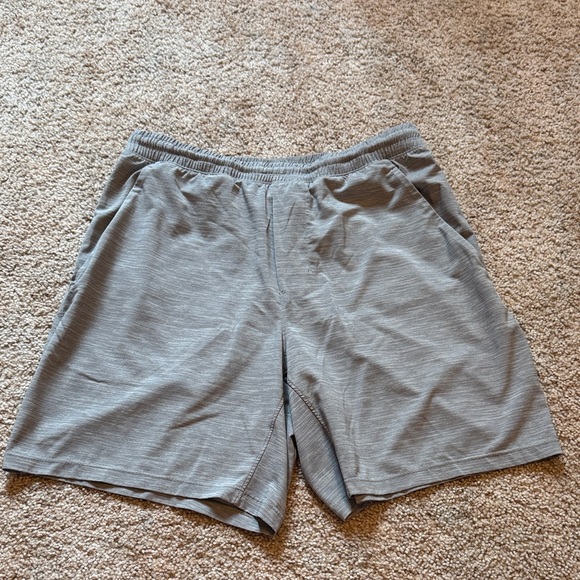 Lululemon Pace Breaker Linerless Short 7" Men's Light Gray Athletic Shorts - Picture 1 of 3